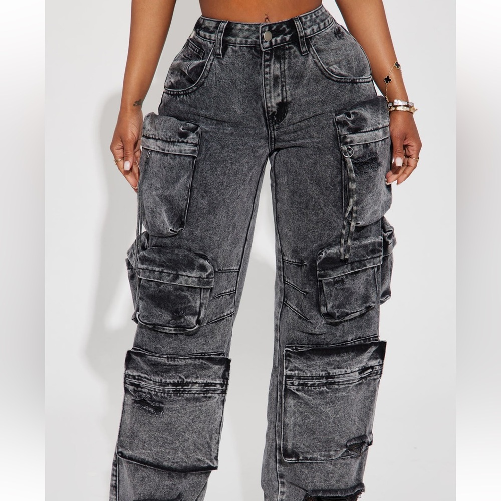 Non Stretch Ripped Cargo Jeans - Acid Wash
Black